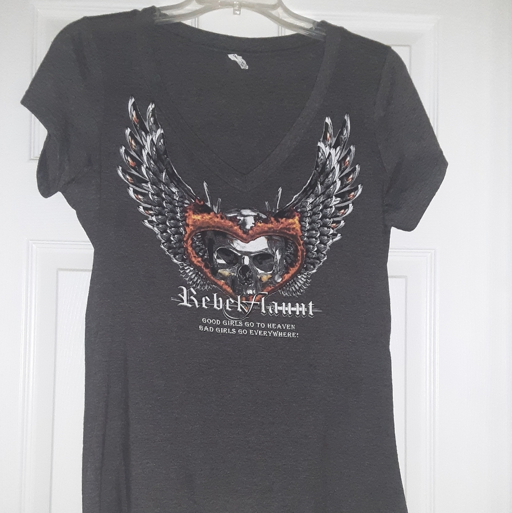 Gray tshirt